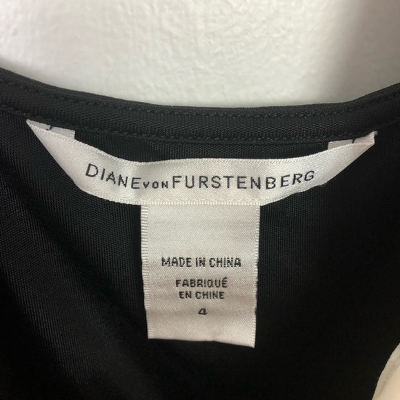 Diane von Furstenberg Gianna Ruffle Sleeveless Tank Top White Blue Size 4 - Picture 9 of 11